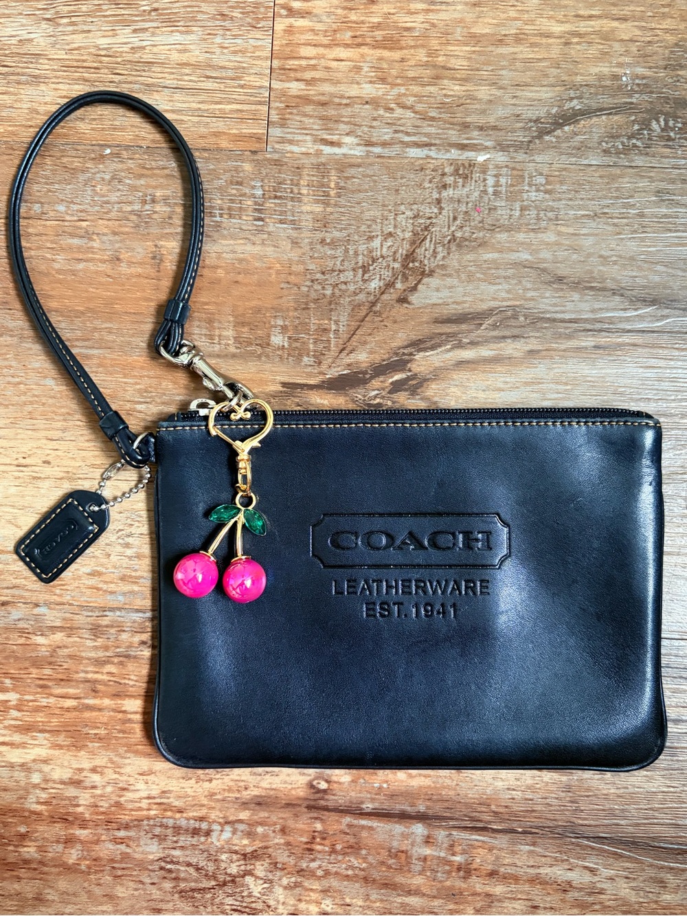 Vintage Y2K Coach Leather Wristlet